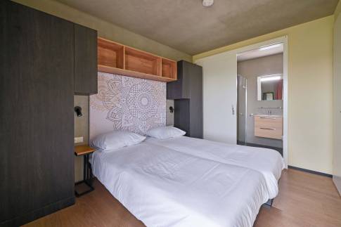 The Slaapkamer 1 of Type Hillside Royal 4 - nr. 134 in Landal Gulpen