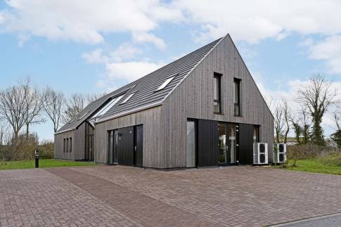 The Buiten of Type Vloedschuur - nr. 60 in Dormio Resort Nieuwvliet-Bad