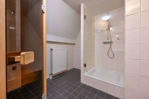 The Badkamer of nr. 216 -  type VO7A Comfort in Landal Marinapark Volendam