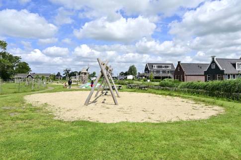 The Omgeving of Type Velthorst 6 - nr. 642 in Resort De Rijp