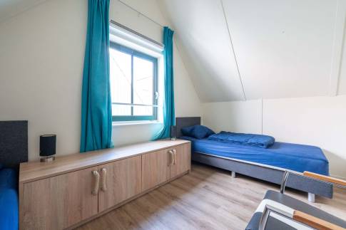 The Slaapkamer 2 of Type Zuiderzeezicht 4 -  nr. 204 in Resort Poort van Amsterdam