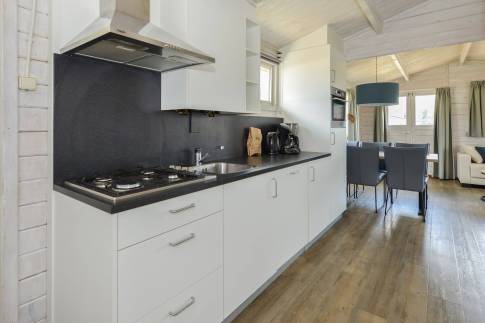 The Keuken of Type Buitenverblijf Comfort 6 - nr. 301 in Resort Arcen
