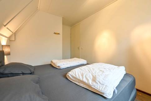 The Slaapkamer 2 of nr. 216 -  type VO7A Comfort in Landal Marinapark Volendam