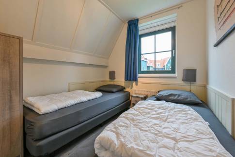 The Slaapkamer 3 of nr. 216 -  type VO7A Comfort in Landal Marinapark Volendam
