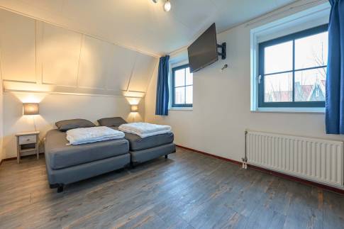 The Slaapkamer 1 of nr. 216 -  type VO7A Comfort in Landal Marinapark Volendam