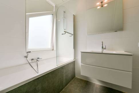 The Badkamer 2 of Type Luxe Villa 6B - nr. 159 in Resort Arcen