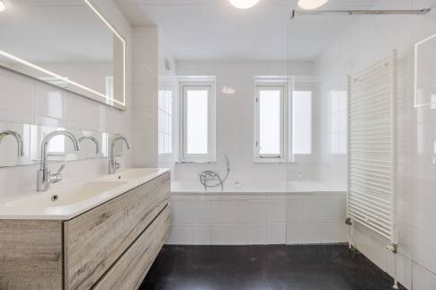 The Badkamer of nr. 220 - type CF7 Zakelijk in Cape Helius