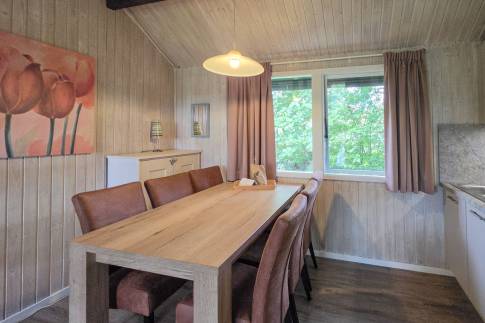 The Eetkamer of nr. 103 - type Eifel Comfort 6 in Eifelpark Kronenburger See