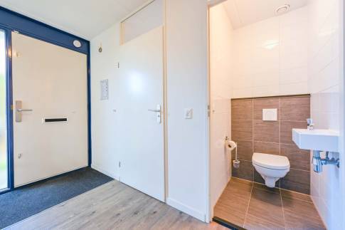 The Toilet of Type 6C1 - nr. 95 in Landal Beach Resort Ooghduyne