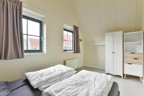 The Slaapkamer 2 of Type VO6 Comfort - nr. 251 in Landal Marinapark Volendam