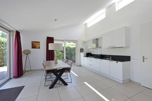 The Eetkamer of nr. 273 -  type Luxe Villa 4 in Resort Arcen