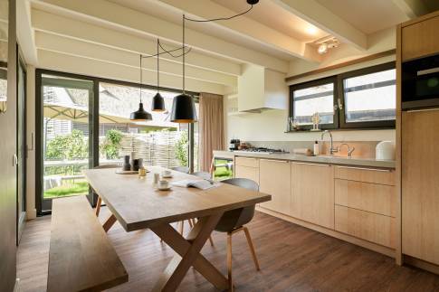 The Keuken of Type 8-persoons Wellness Tub & Sauna - nr. 13 in Vakantiepark Duynvoet
