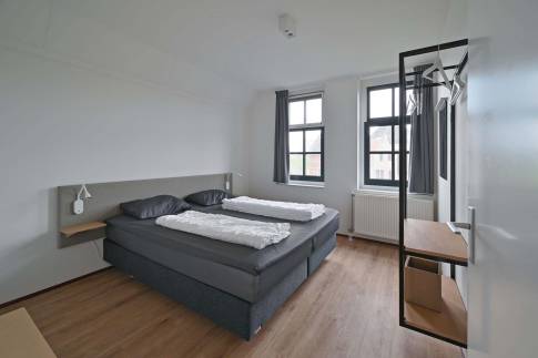 The Slaapkamer 1 of Type 6D2 - nr. 232 in Landal Esonstad