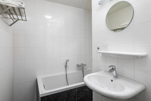 The Badkamer of nr. 409 - type FV14 Comfort in Cape Helius