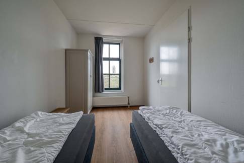 The Slaapkamer 1 of Type 10F1 - nr. 408 in Landal Esonstad