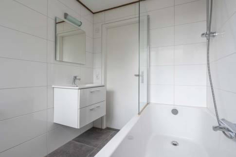 The Badkamer 2 of Type Luxe Villa 4B - nr. 183 in Resort Arcen