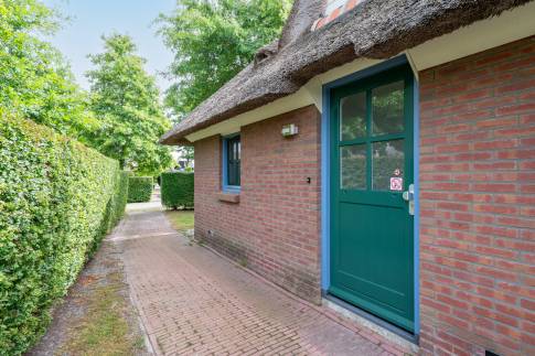 The Tuin of nr. 021 - type Breeuw 4 in Waterpark Belterwiede