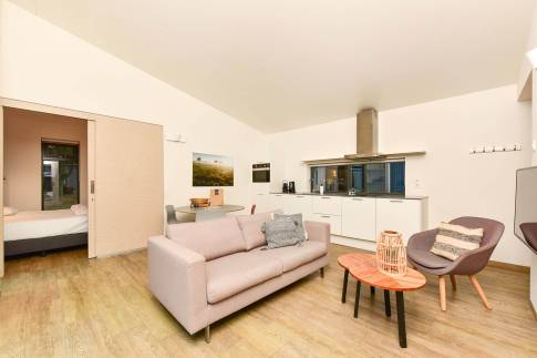 The Woonkamer of Type Suite Lodge A - nr. 15 in Park De Zeegser Duinen