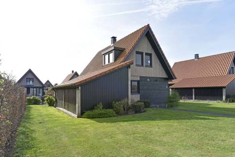 The Buiten of Type Tjalk 8P met boothuis - nr. 60 in Waterstaete Ossenzijl