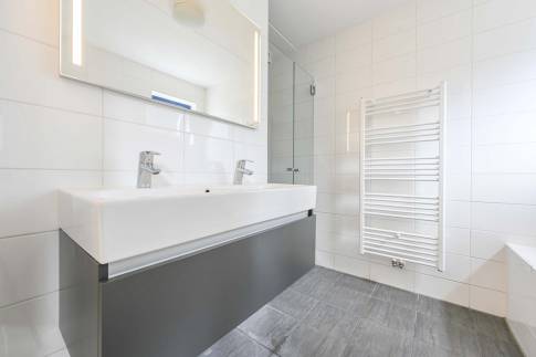 The Badkamer 1 of Type 6C1 - nr. 94 in Landal Beach Resort Ooghduyne