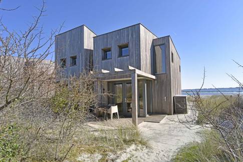 The Buiten of Type Studio Deluxe Landzijde 2p - nr. 2a in Beach Resort Punt West