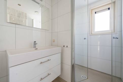 The Badkamer 2 of nr. 403 - type Waddenlodge 8 in Vakantiepark Boomhiemke