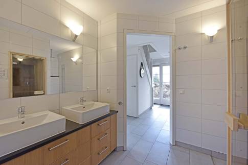 The Badkamer of Type Wellness Lodge XL 4 - nr. 24 in Hof van Salland