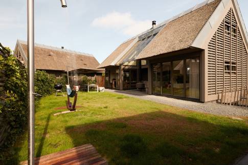 The Buiten of Type 8-persoons Wellness Tub & Sauna - nr. 13 in Vakantiepark Duynvoet