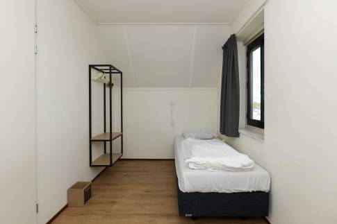 The Slaapkamer 2 of Type 4L1 - nr. 339 in Landal Esonstad