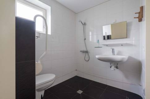 The Badkamer 1 of Type 16L - nr. 335 in Landal Beach Resort Ooghduyne