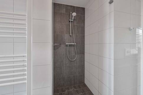 The Badkamer of Type 4CA - nr. 329 in Landal Beach Resort Ooghduyne