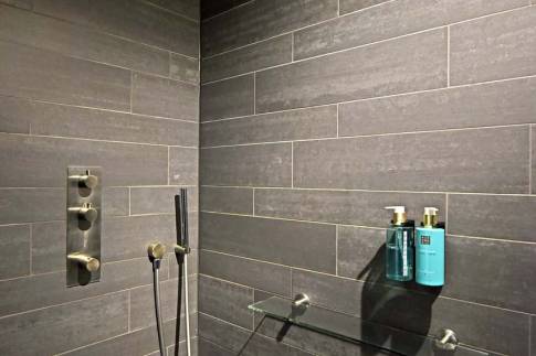 The Badkamer of Type Studio Deluxe Landzijde 2p - nr. 2a in Beach Resort Punt West