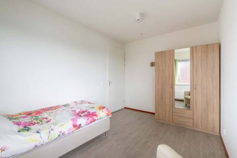 The Slaapkamer 2 of Type 10F2 - nr. 522 in Landal Esonstad