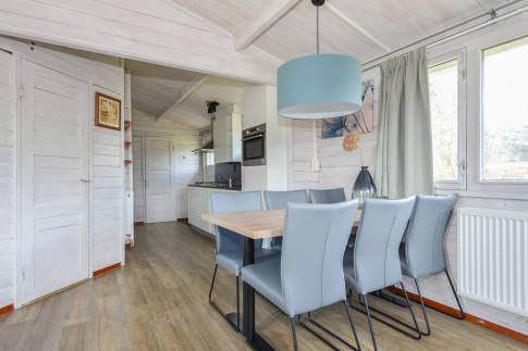 The Eetkamer of Type Buitenverblijf Comfort 6 - nr. 301 in Resort Arcen