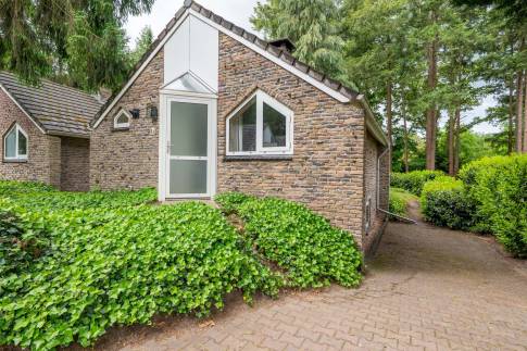 The Buiten of Type Wellness Bungalow - nr. B14 in Vakantiepark De Bosrand