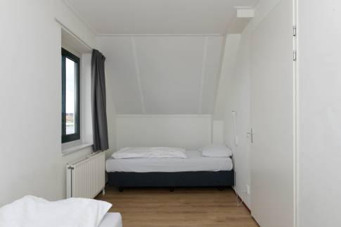 The Slaapkamer 2 of Type 4L1 - nr. 339 in Landal Esonstad