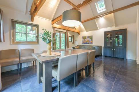 The Eetkamer of nr. V1 - type Boerderij Villa in Bospark Vlindervallei