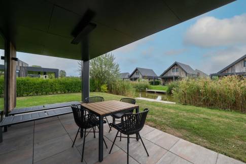 The Terras of nr. 059 - type Angenent 2L in Landal Elfstedenhart
