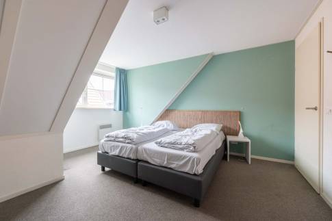 The Slaapkamer 8 of Type 16L - nr. 335 in Landal Beach Resort Ooghduyne