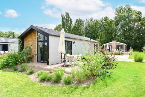 The Buiten of Type Chalet - nr. 226 in Vakantiepark Aan De Maas