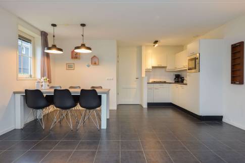 The Eetkamer of Type Waterland 6-8 - nr. 319 in Resort De Rijp