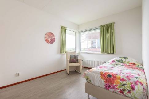 The Slaapkamer 2 of Type 10F2 - nr. 522 in Landal Esonstad