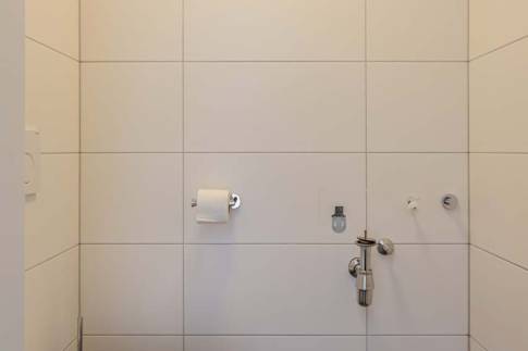 The Toilet of Type Strandlodge 8 - nr. 14 in Vakantiepark Boomhiemke