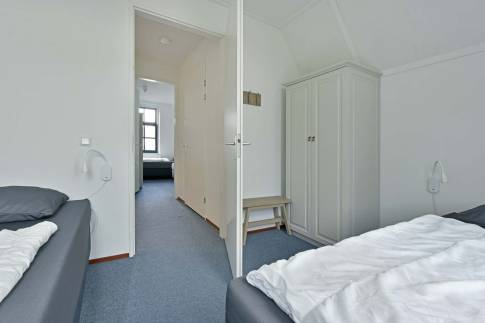 The Slaapkamer 1 of Type 6D2 - nr. 213 in Landal Esonstad