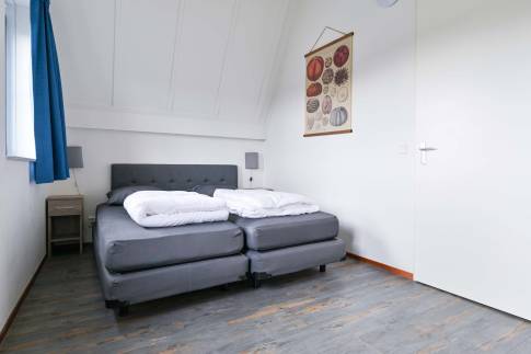 The Slaapkamer 2 of Type VO6 Comfort - nr. 267 in Landal Marinapark Volendam