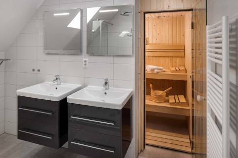 The Badkamer of Type Familievilla 16 - nr. 2 in Landal Park Veerse Kreek