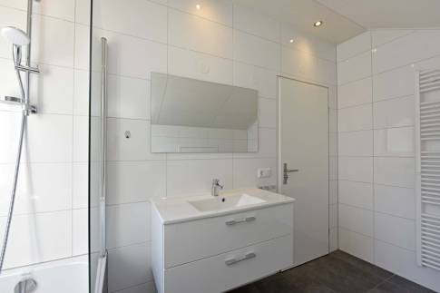 The Badkamer 2 of Type Luxe Villa 6B - nr. 203 in Resort Arcen