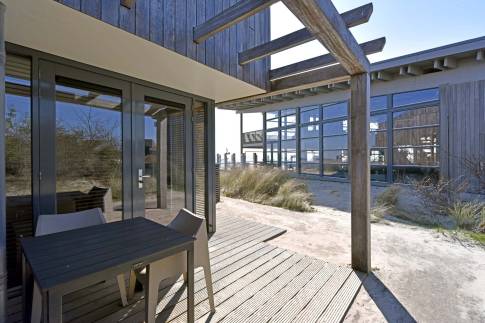 The Terras of Type Studio Deluxe Landzijde 2p - nr. 2a in Beach Resort Punt West