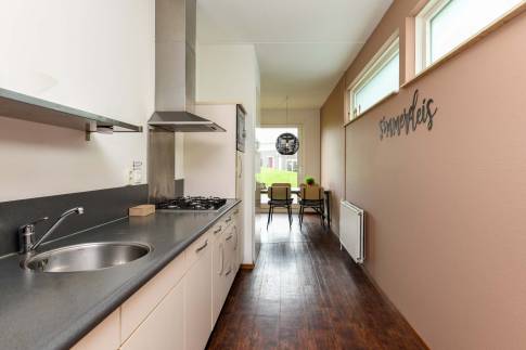 The Keuken of Type 8E3 - nr. 635 in Landal Esonstad