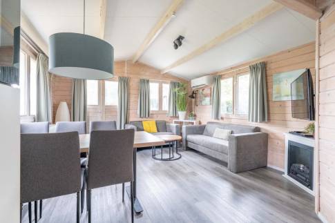 The Woonkamer of Type Buitenverblijf Comfort 6 - nr. 295 in Resort Arcen